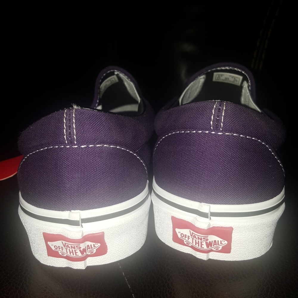 Vans - Picture 3 of 4
